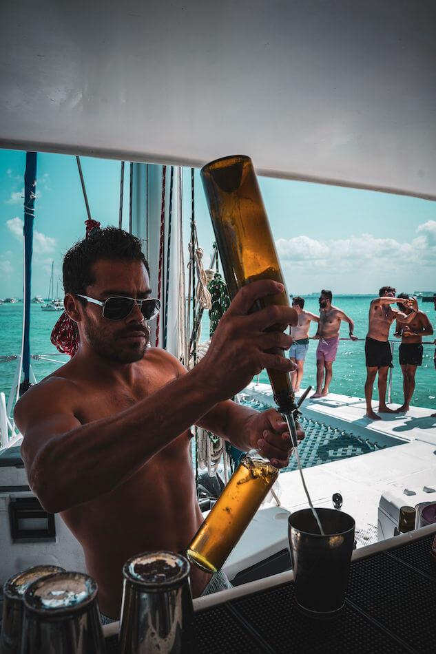Deeplomatic Party Boat — photo 6