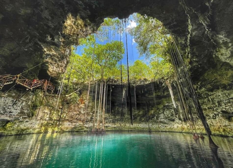 Cenote Secreto Maya